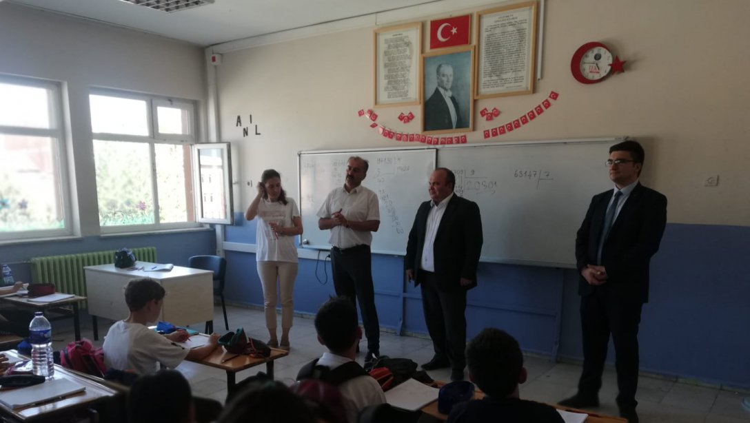 İlçe Milli Eğitim Müdürümüz Murat DAĞCIOĞLU ve Şube Müdürümüz Oğuz BÖLGE  okulları ziyaret ettiler.